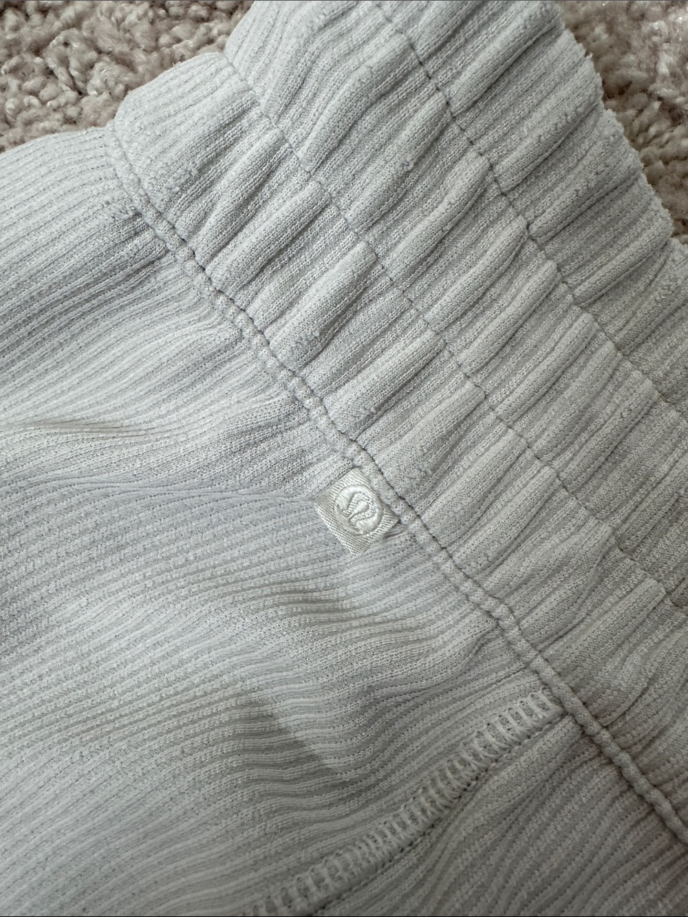 Lululemon Wide Leg Pants - ULTRA COMFY! Size 6 - Picture 3 of 6
